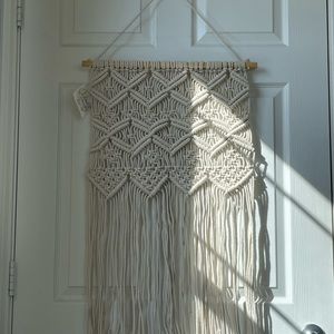 Elegant Cream Macrame Wall Hanging